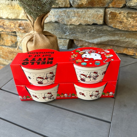 NWT Hello Kitty holiday Christmas ramekin set of 4 - Picture 3 of 4
